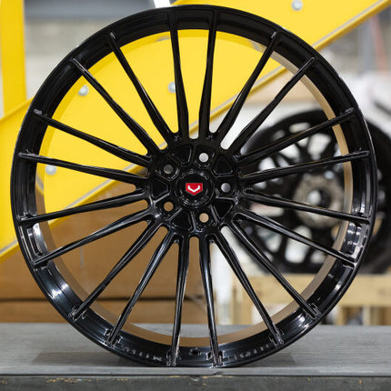 Vossen Vossen Forged S17-04 - 24x10.5 - ET21 - 5x112 - 66.56 - GB CENTER / GB OUTER LAMBO URUS F