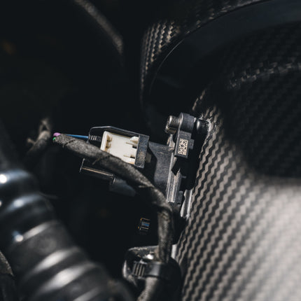 AWE Tuning 24-26 Ford S650 Mustang GT/Dark Horse S-FLO Carbon Intake
