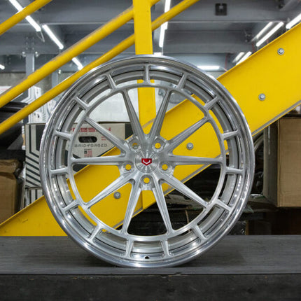 Vossen LC3-04 - 3 Piece - 22x11 - 5x130 - ET40 - Brushed Ctr/Polish Lip - Bentley Continental - Rr